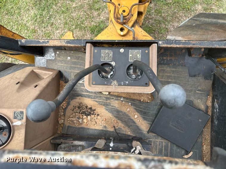 image for item DS3681 John Deere 310SE backhoe