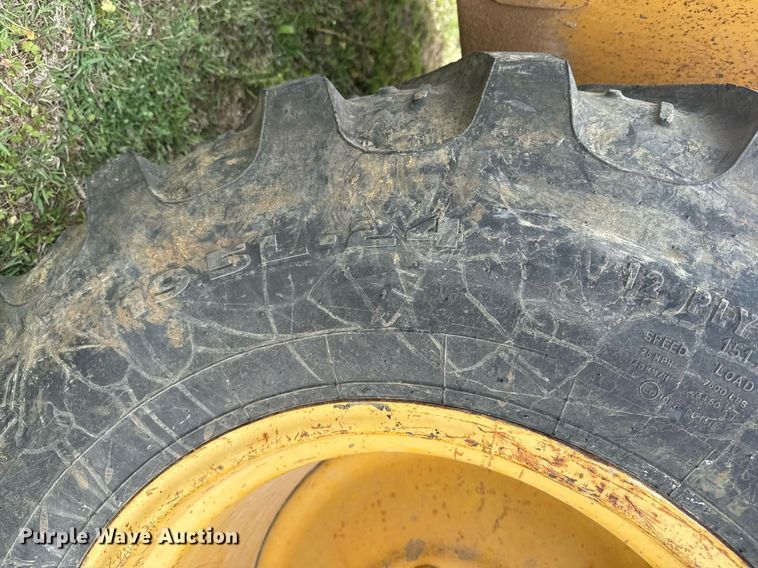 image for item DS3681 John Deere 310SE backhoe