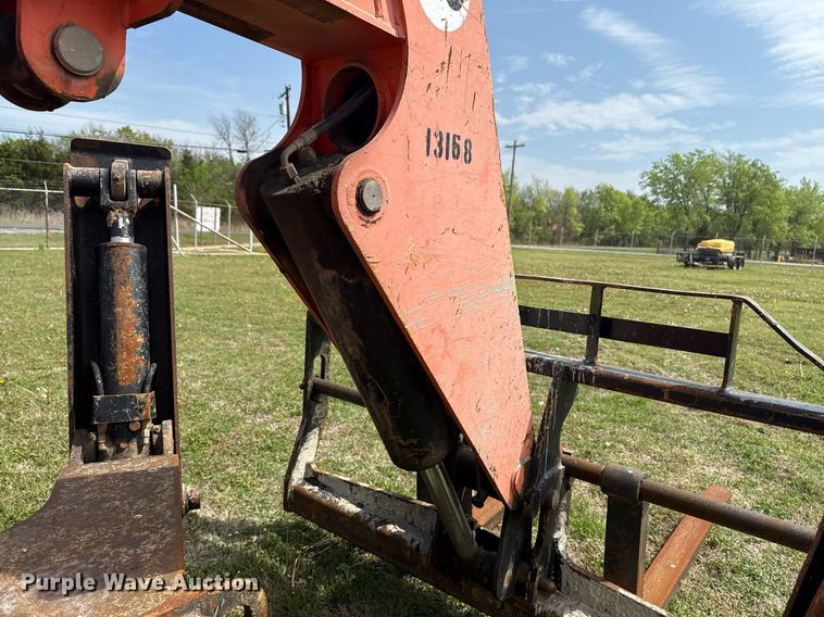 image for item DS3682 2011 JLG 10042 telehandler