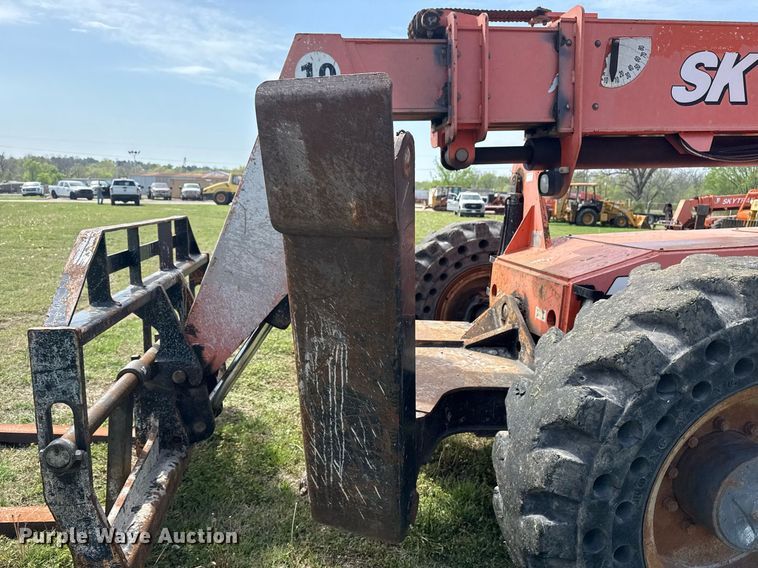 image for item DS3682 2011 JLG 10042 telehandler