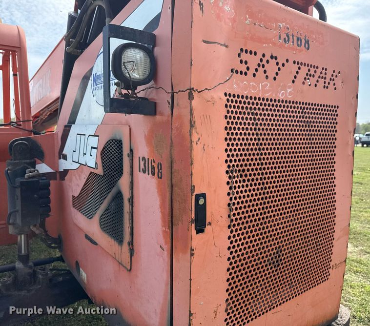 image for item DS3682 2011 JLG 10042 telehandler