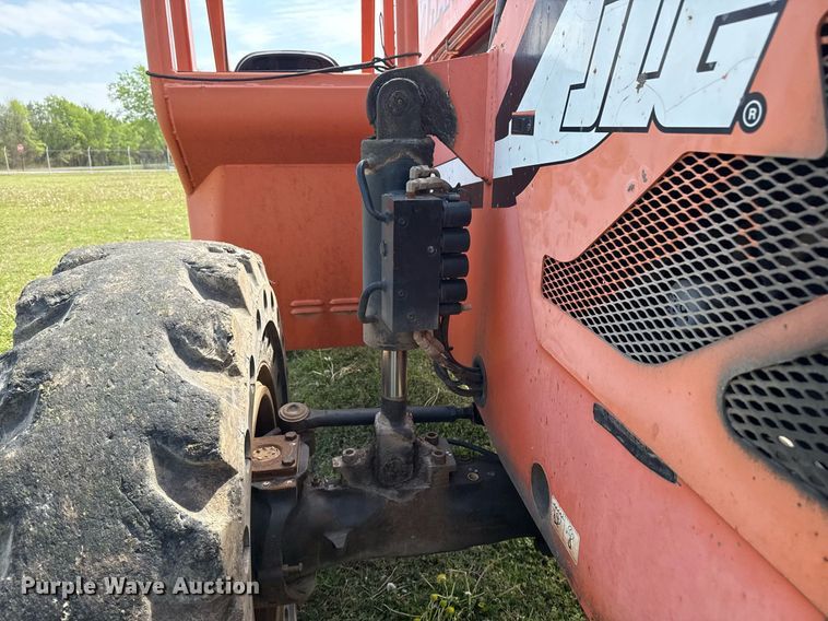 image for item DS3682 2011 JLG 10042 telehandler