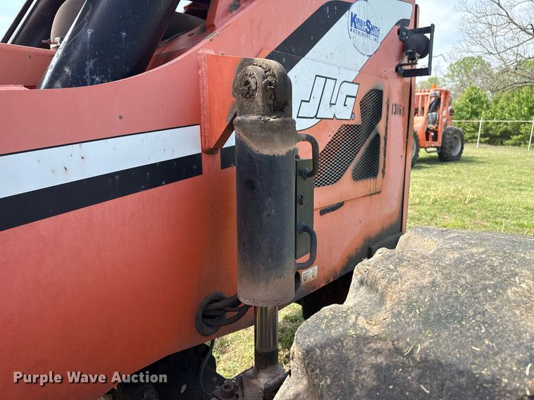 image for item DS3682 2011 JLG 10042 telehandler
