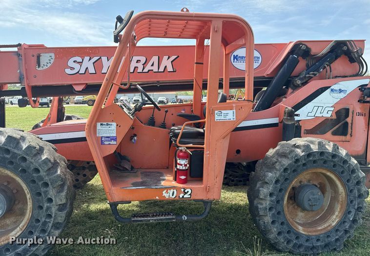 image for item DS3682 2011 JLG 10042 telehandler