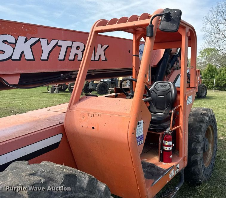image for item DS3682 2011 JLG 10042 telehandler