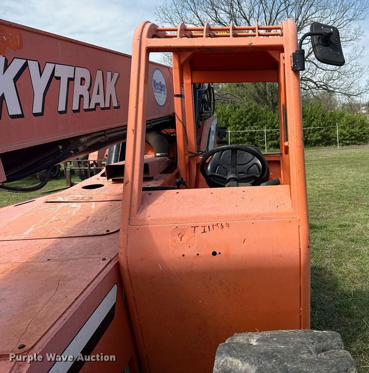image for item DS3682 2011 JLG 10042 telehandler