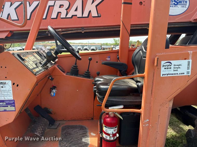 image for item DS3682 2011 JLG 10042 telehandler