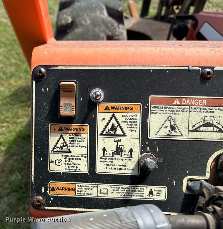 image for item DS3682 2011 JLG 10042 telehandler