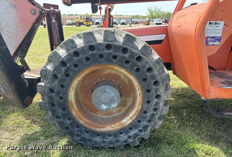 image for item DS3682 2011 JLG 10042 telehandler