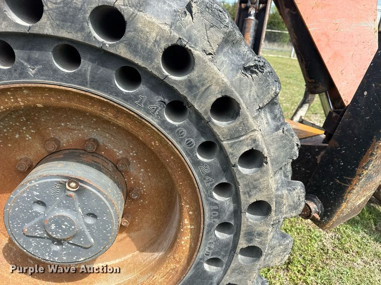 image for item DS3682 2011 JLG 10042 telehandler