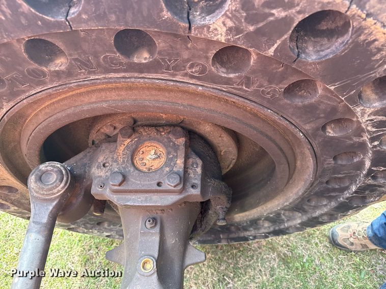 image for item DS3682 2011 JLG 10042 telehandler