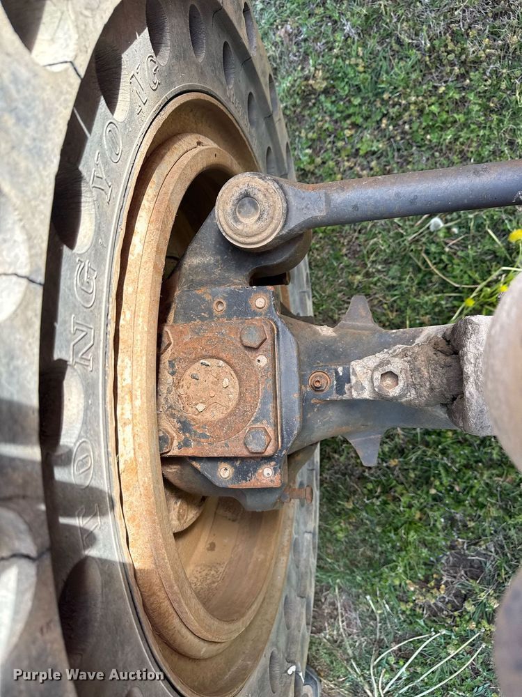 image for item DS3682 2011 JLG 10042 telehandler