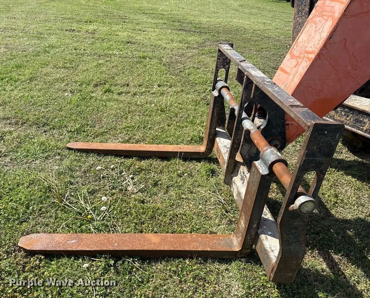 image for item DS3683 2011 JLG 10042 telehandler