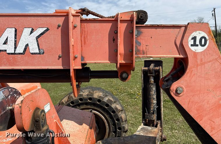 image for item DS3683 2011 JLG 10042 telehandler