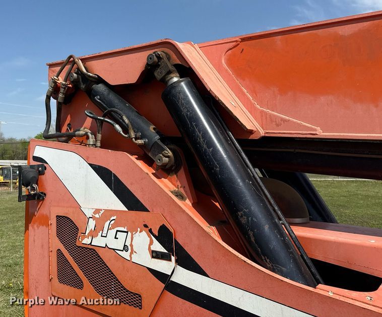 image for item DS3683 2011 JLG 10042 telehandler