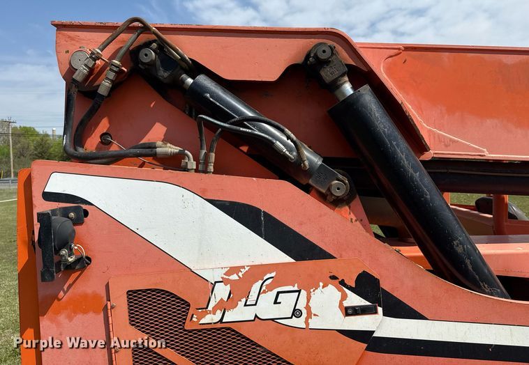 image for item DS3683 2011 JLG 10042 telehandler