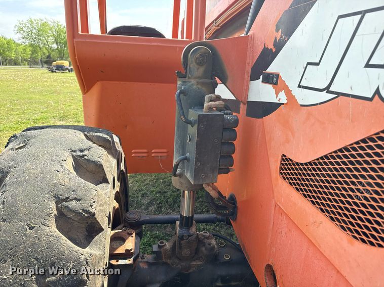 image for item DS3683 2011 JLG 10042 telehandler