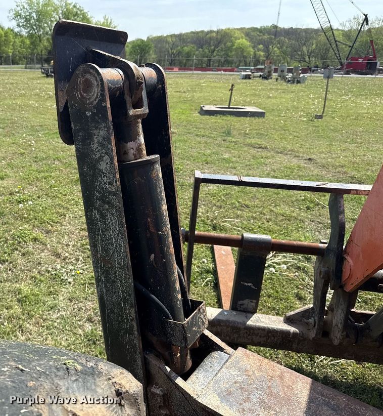 image for item DS3683 2011 JLG 10042 telehandler
