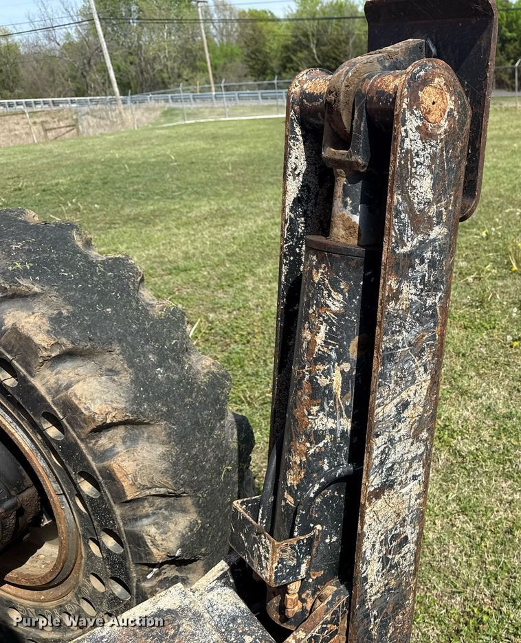image for item DS3683 2011 JLG 10042 telehandler