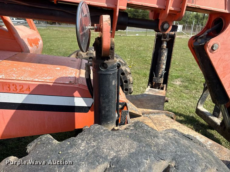 image for item DS3683 2011 JLG 10042 telehandler