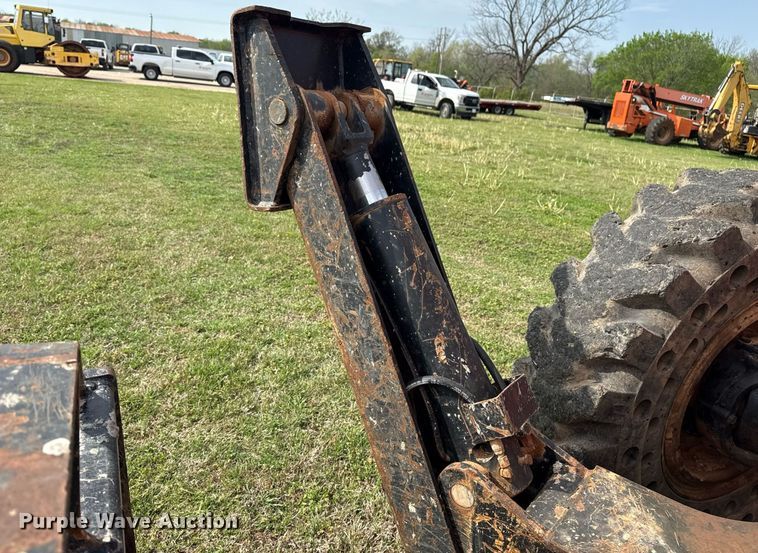 image for item DS3684 2014 JLG 10042 telehandler
