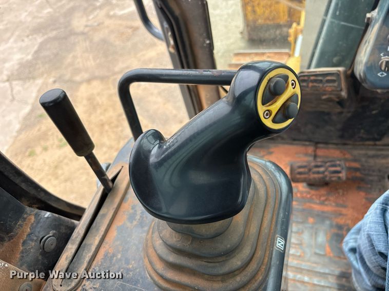 image for item DS3687 2007 Komatsu D31EX-21A dozer