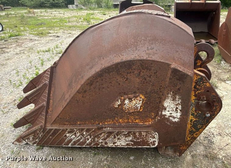 image for item DS3713 (3) Hensley v-bottom buckets