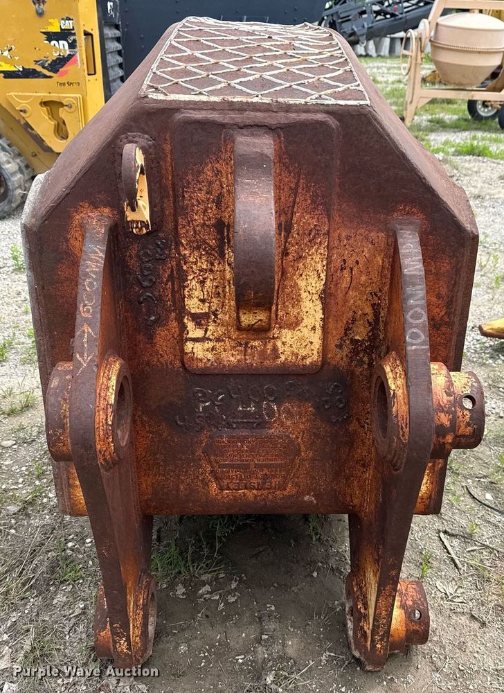 image for item DS3713 (3) Hensley v-bottom buckets