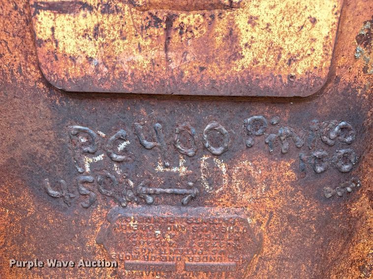 image for item DS3713 (3) Hensley v-bottom buckets