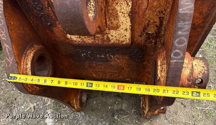 image for item DS3713 (3) Hensley v-bottom buckets