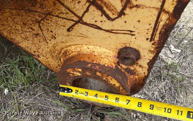 image for item DS3713 (3) Hensley v-bottom buckets