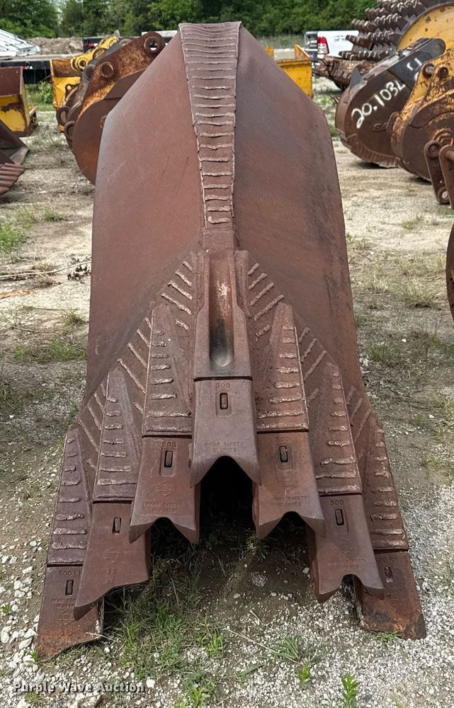 image for item DS3713 (3) Hensley v-bottom buckets