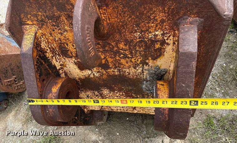 image for item DS3713 (3) Hensley v-bottom buckets