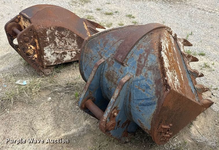 image for item DS3716 (2) v-bottom buckets