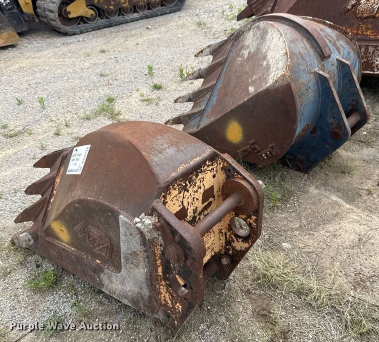 image for item DS3716 (2) v-bottom buckets