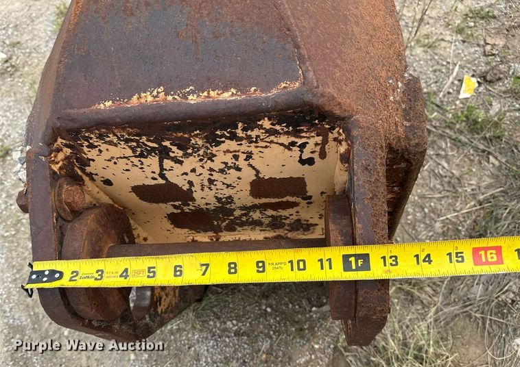 image for item DS3716 (2) v-bottom buckets