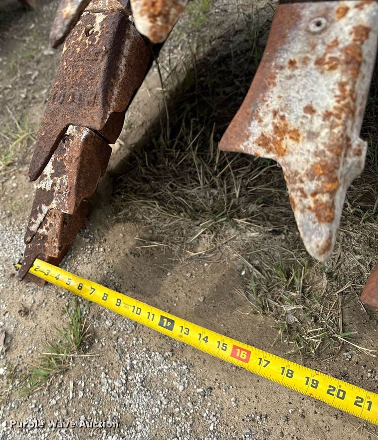 image for item DS3716 (2) v-bottom buckets