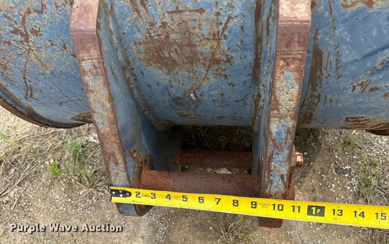 image for item DS3716 (2) v-bottom buckets