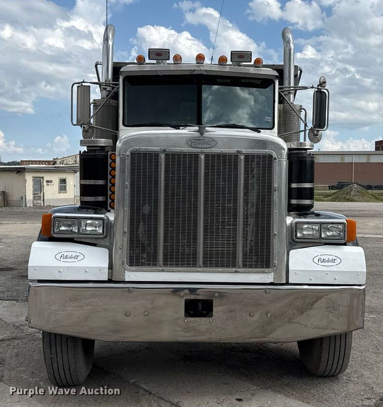 image for item DS4270 1994 Peterbilt 379 dump truck