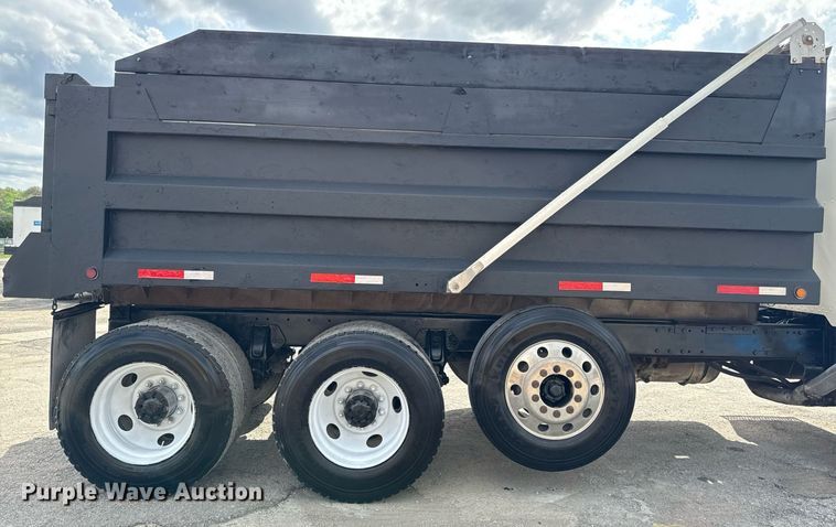 image for item DS4270 1994 Peterbilt 379 dump truck