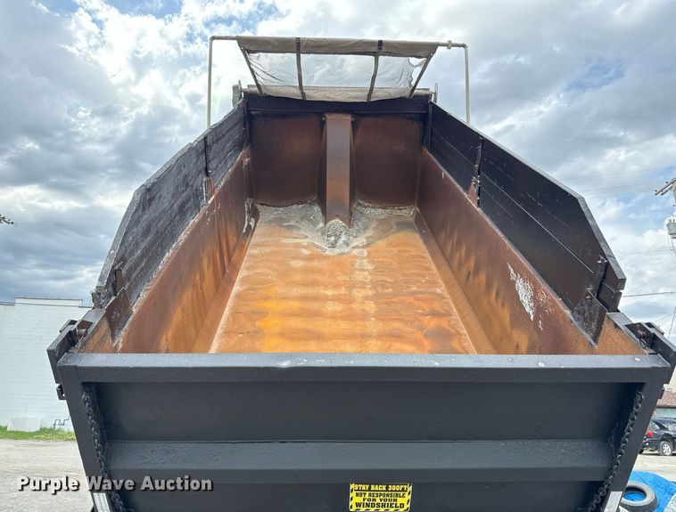 image for item DS4270 1994 Peterbilt 379 dump truck