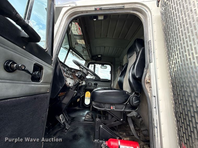 image for item DS4270 1994 Peterbilt 379 dump truck