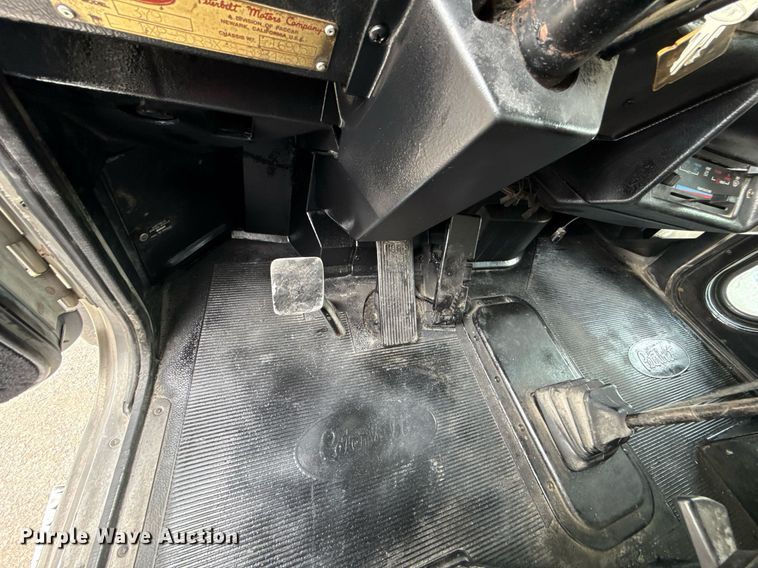 image for item DS4270 1994 Peterbilt 379 dump truck