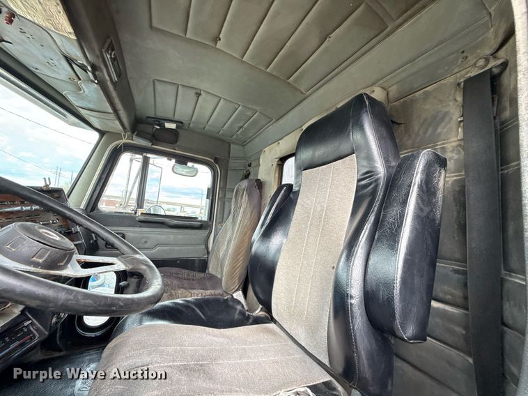 image for item DS4270 1994 Peterbilt 379 dump truck