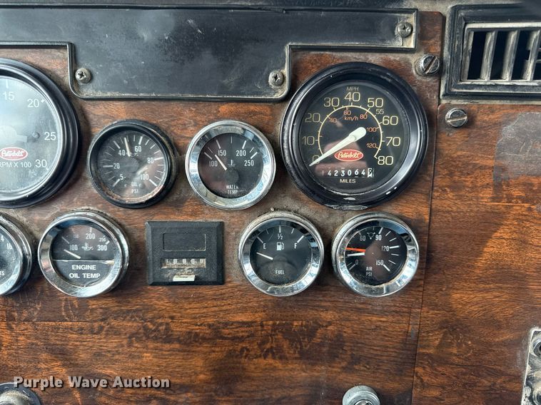 image for item DS4270 1994 Peterbilt 379 dump truck