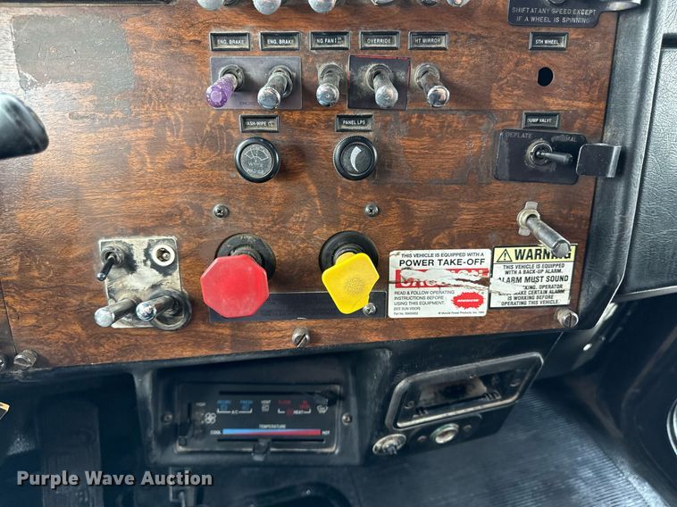 image for item DS4270 1994 Peterbilt 379 dump truck