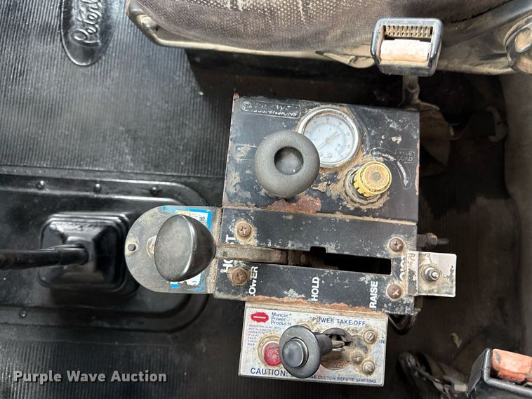 image for item DS4270 1994 Peterbilt 379 dump truck