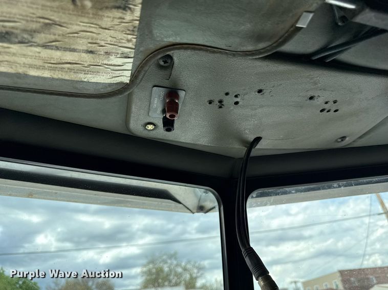 image for item DS4270 1994 Peterbilt 379 dump truck