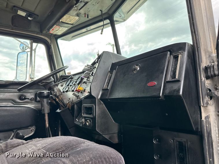 image for item DS4270 1994 Peterbilt 379 dump truck