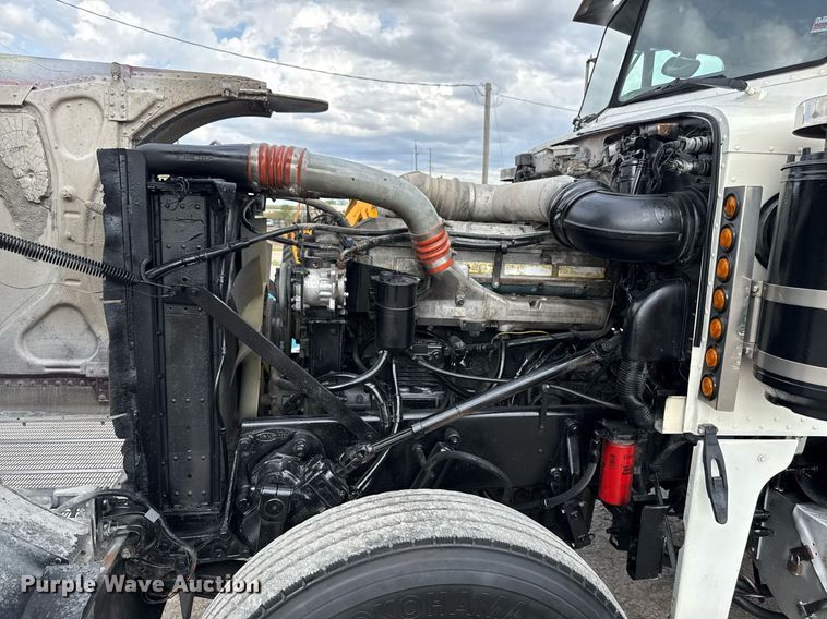 image for item DS4270 1994 Peterbilt 379 dump truck